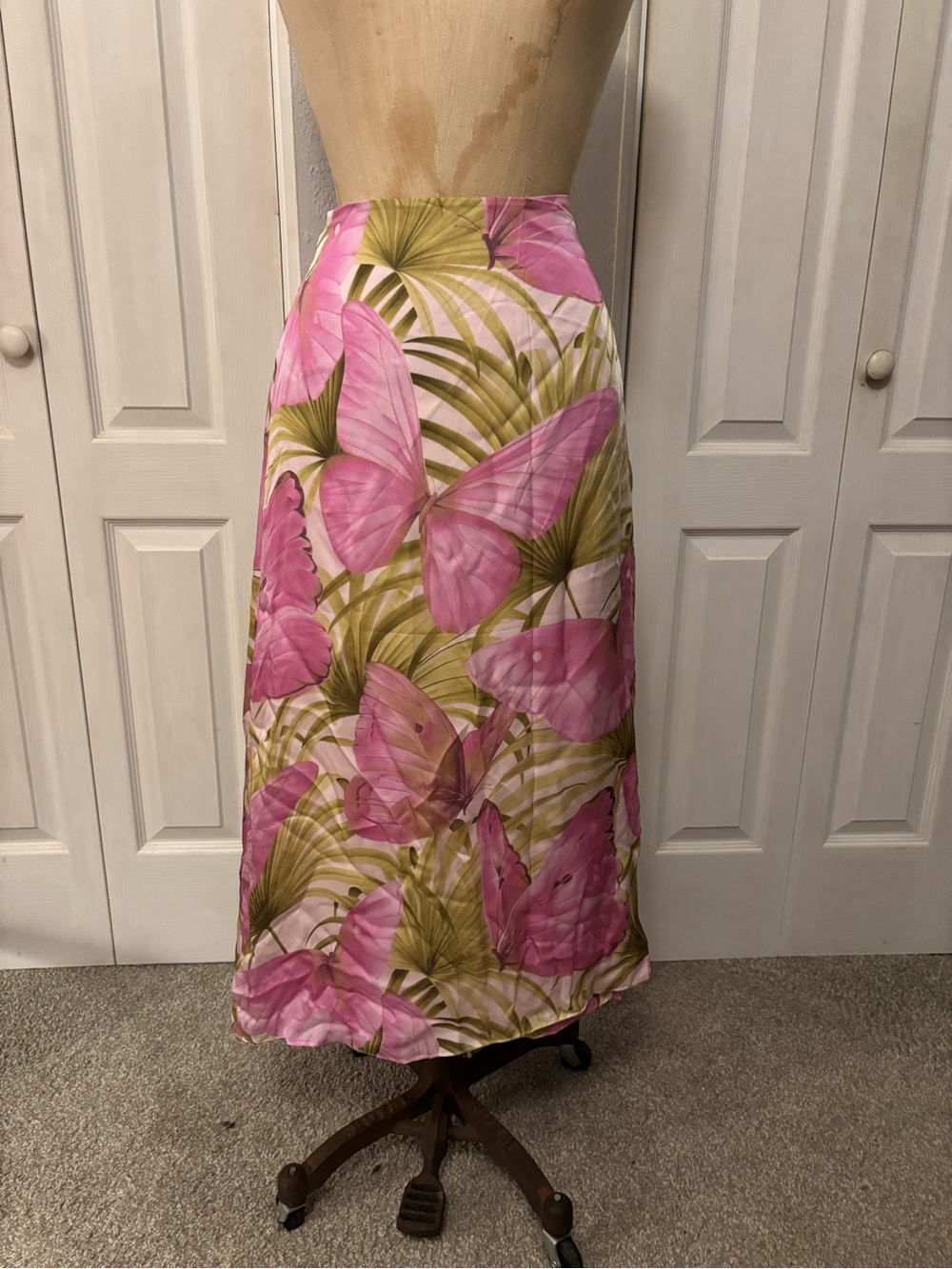 NWT Tommy Bahama 100% Silk and Silk Lined Pink Butterfly Print Wrap Skirt Sz 10